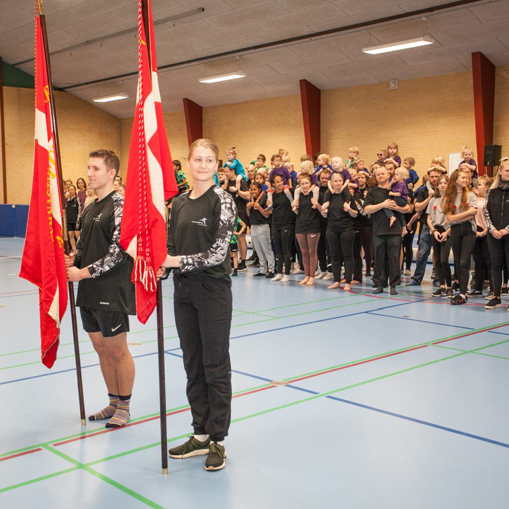 AIK Fitness i Strøby Idrætscenter｜Vi har åbent hver dag fra 04-22｜Indoor Cycling, Vægttræning og Cardio